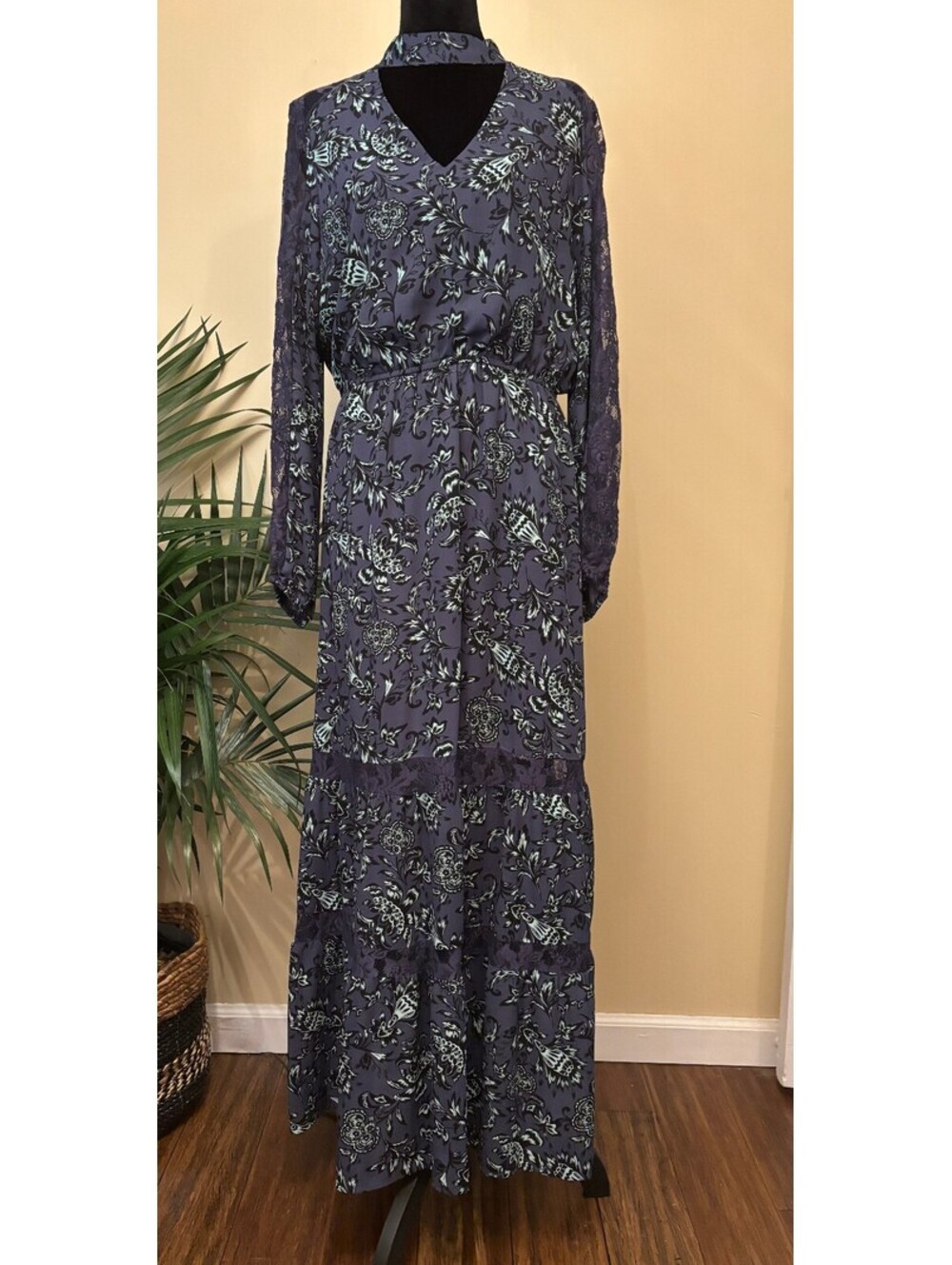 Women's Bell Sky Feminine Elegant A-Line Blue Floral Polyester Dress Size Medium